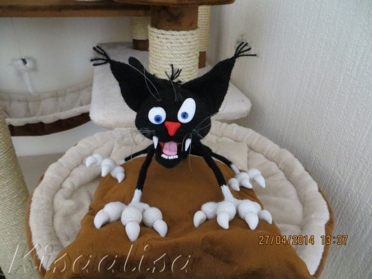 Вязаная игрушка Кот Аристарх, черный